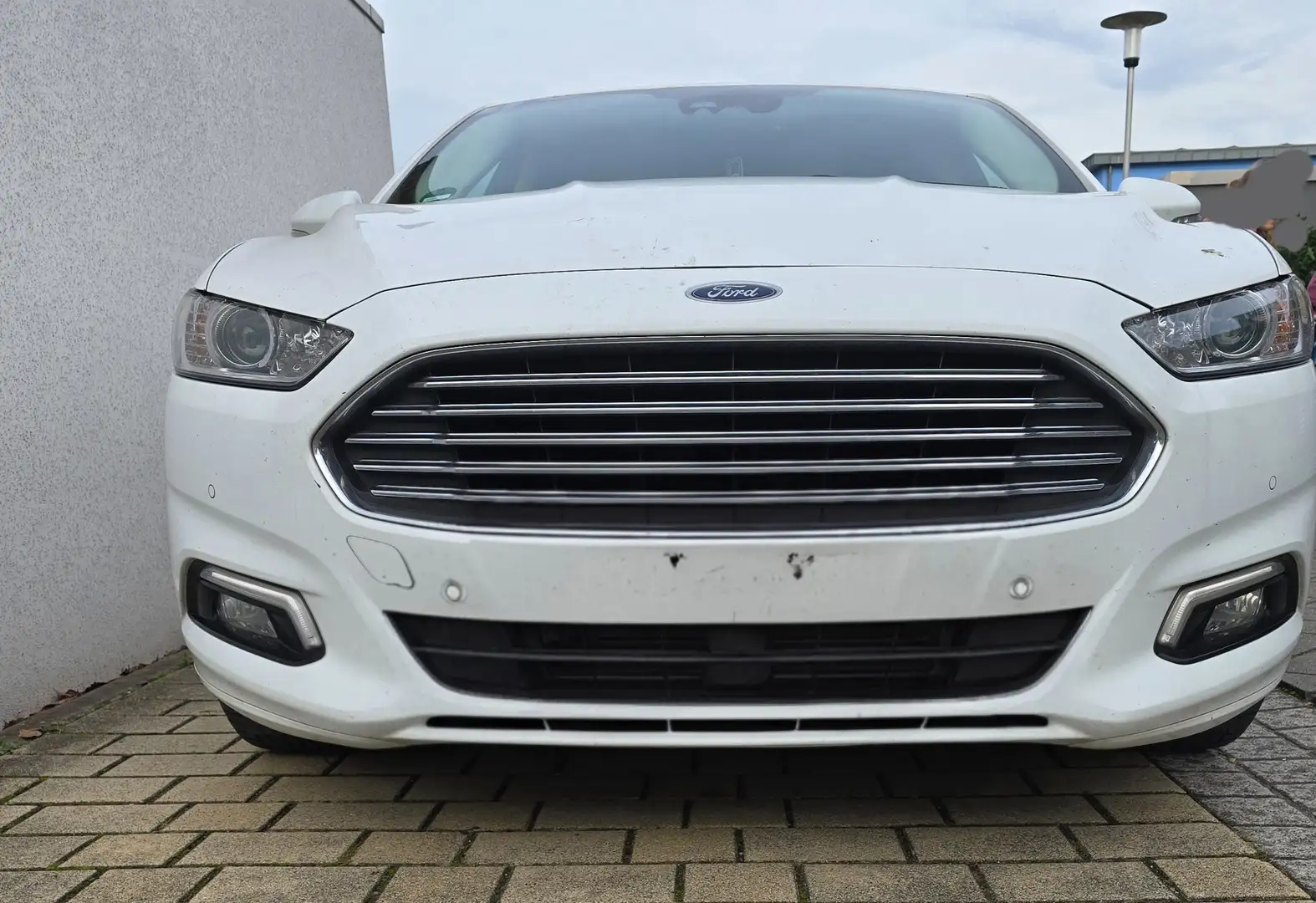 Ford Mondeo Mondeo 2.0 TDCi Start-Stopp PowerShift-AutTitanium Weiß - 1
