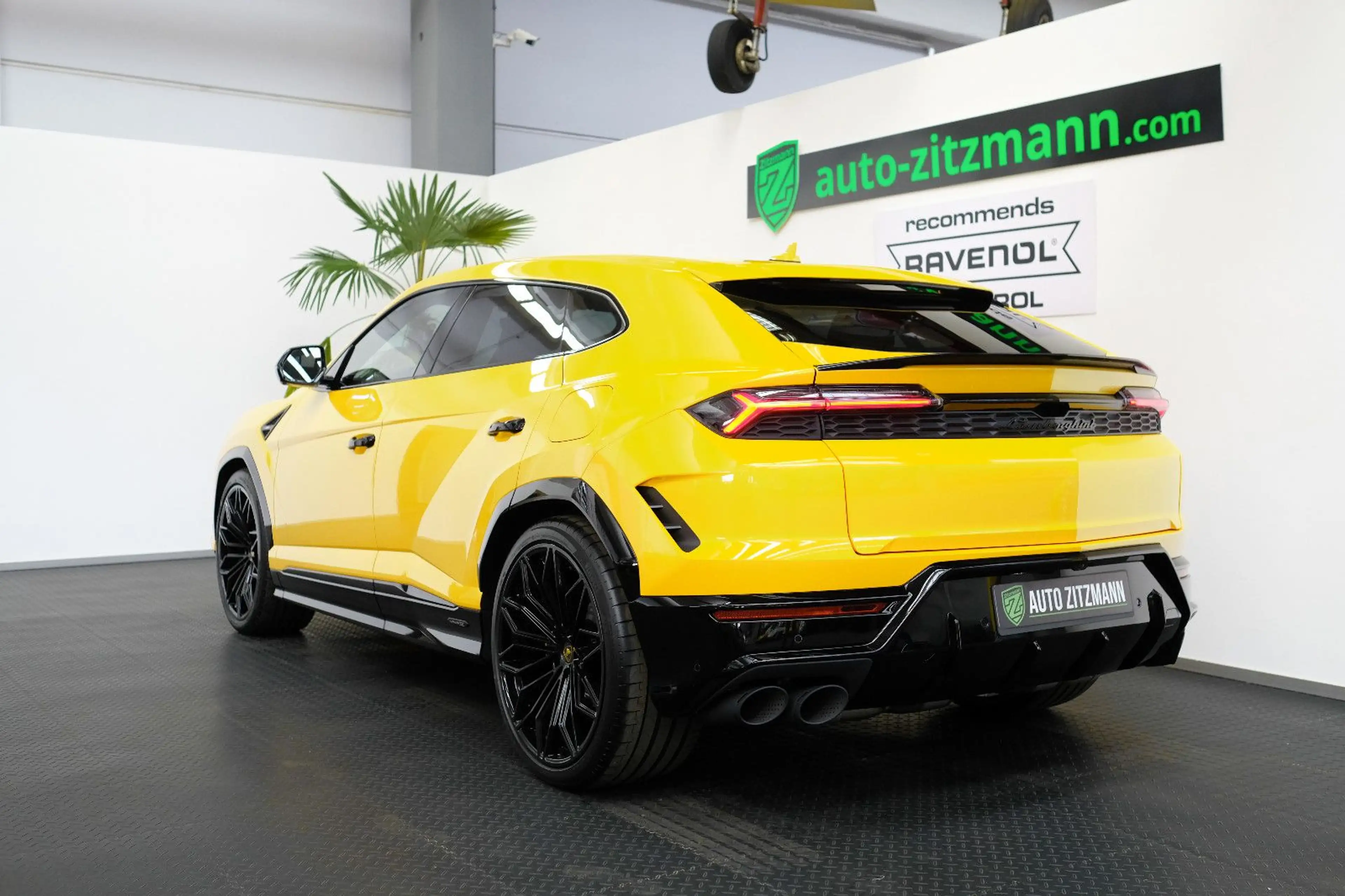 Lamborghini Urus SE/B&O/MASSAGE/23ZOLL/STYLE PACK/AMBIENTE — photo 2