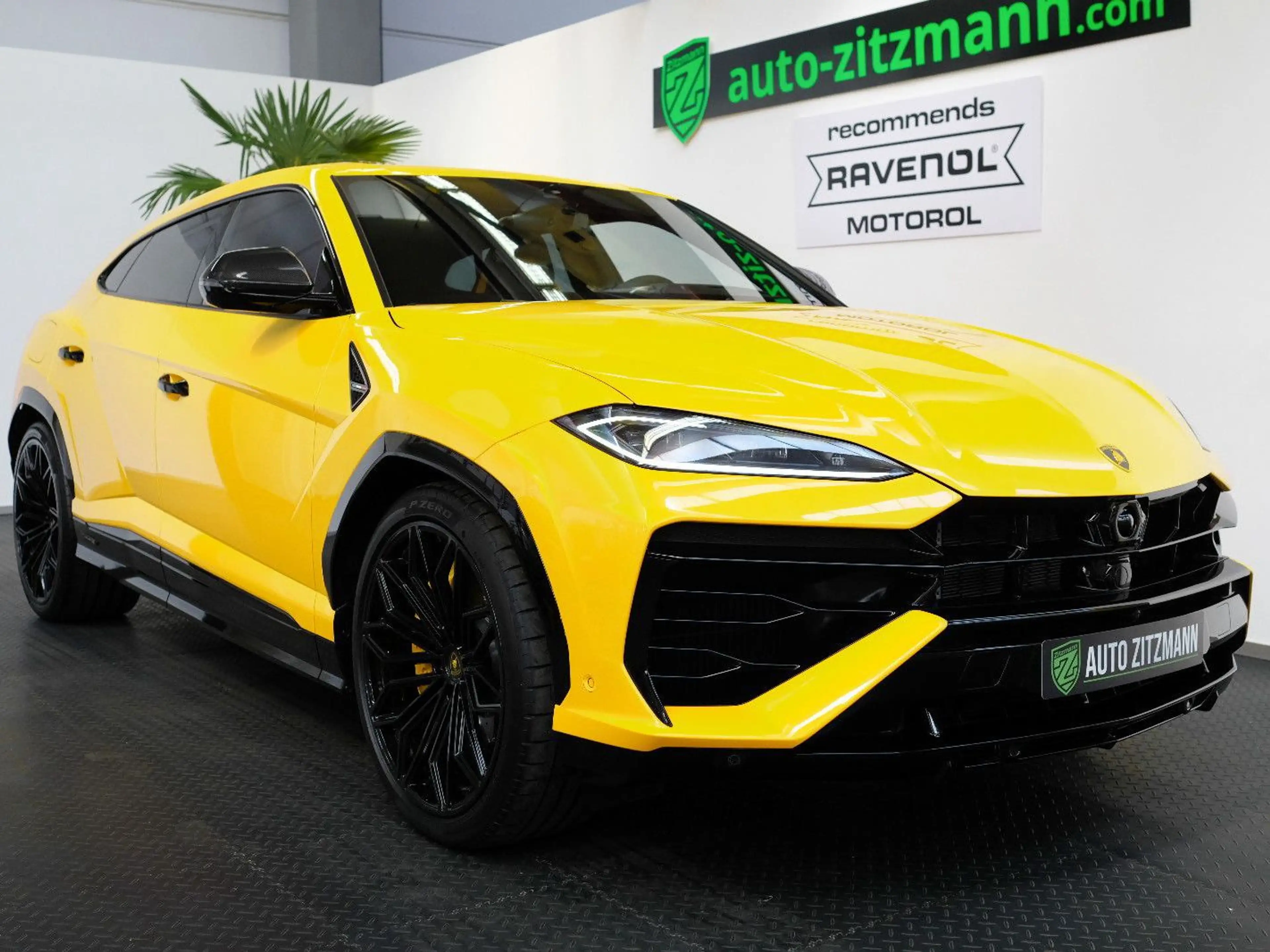 Lamborghini Urus SE/B&O/MASSAGE/23ZOLL/STYLE PACK/AMBIENTE