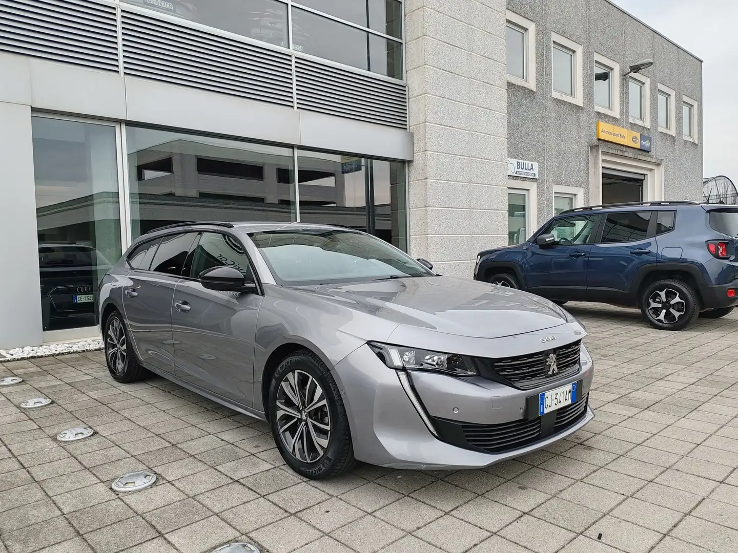 Peugeot 508 BlueHDi 130cv EAT8 SW Allure Pack Fari LED BLIS Grijs - 2