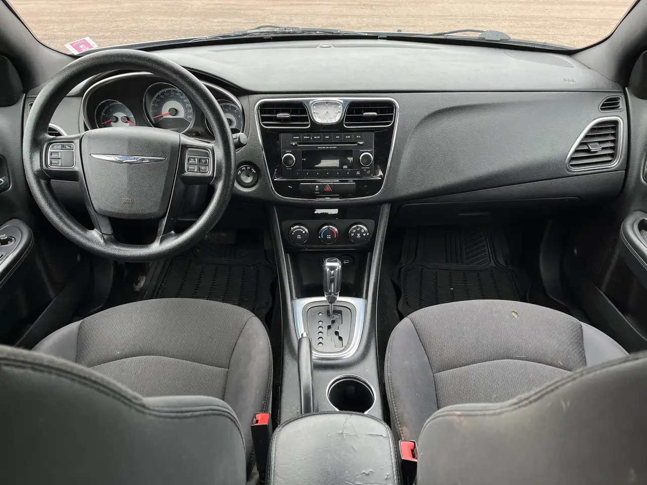 Chrysler 200 снимка Chrysler 200