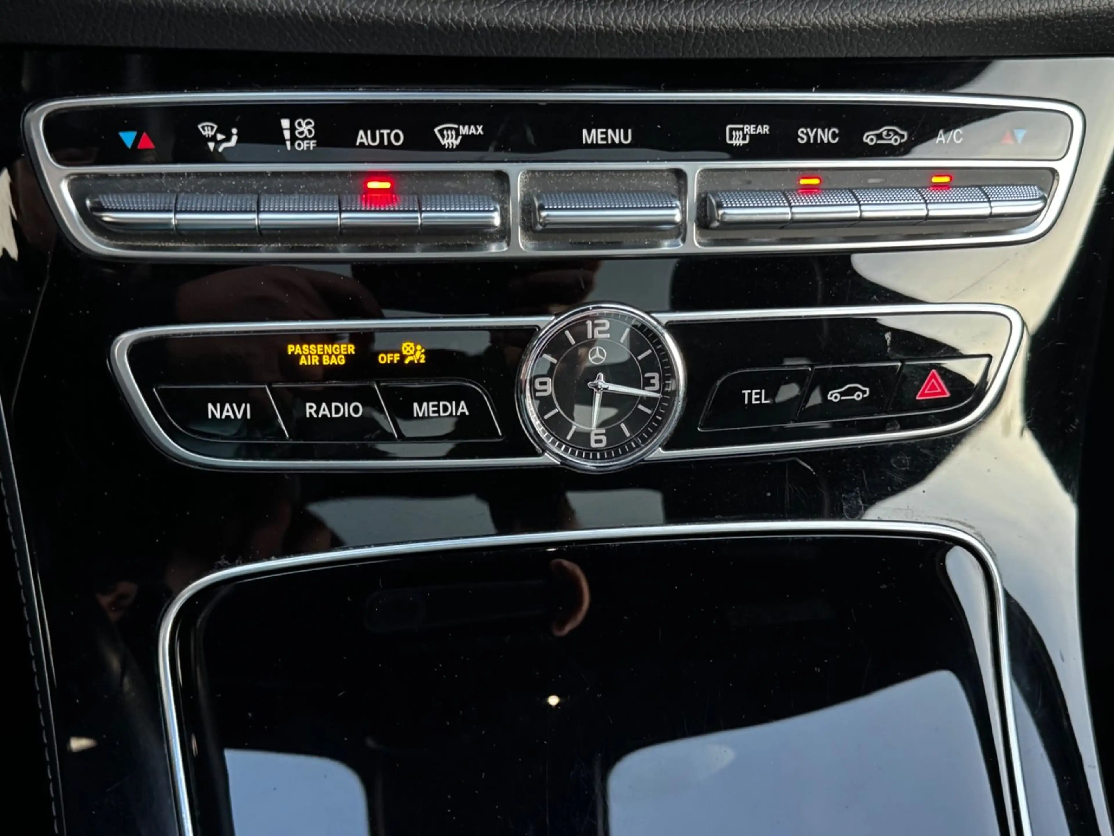 Mercedes-Benz E 220 d 4M. All-Terrain AHK Pano Burmester Led — photo 15