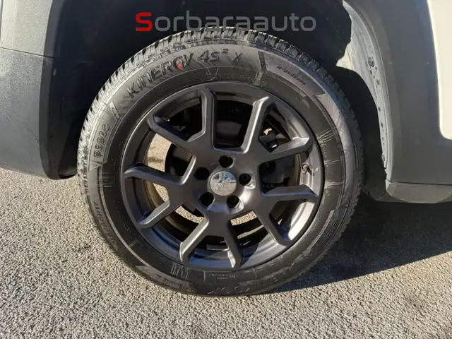 Jeep Renegade view 9