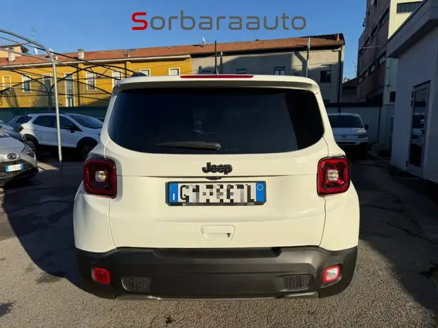 Jeep Renegade view 4