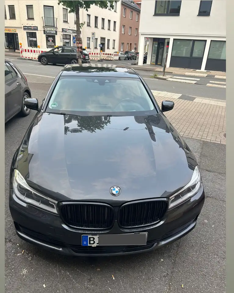 BMW 730