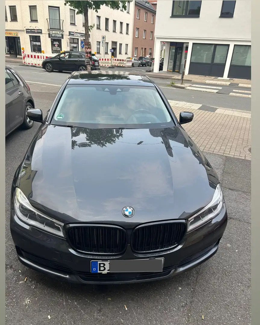 BMW 730 xDrive - 1
