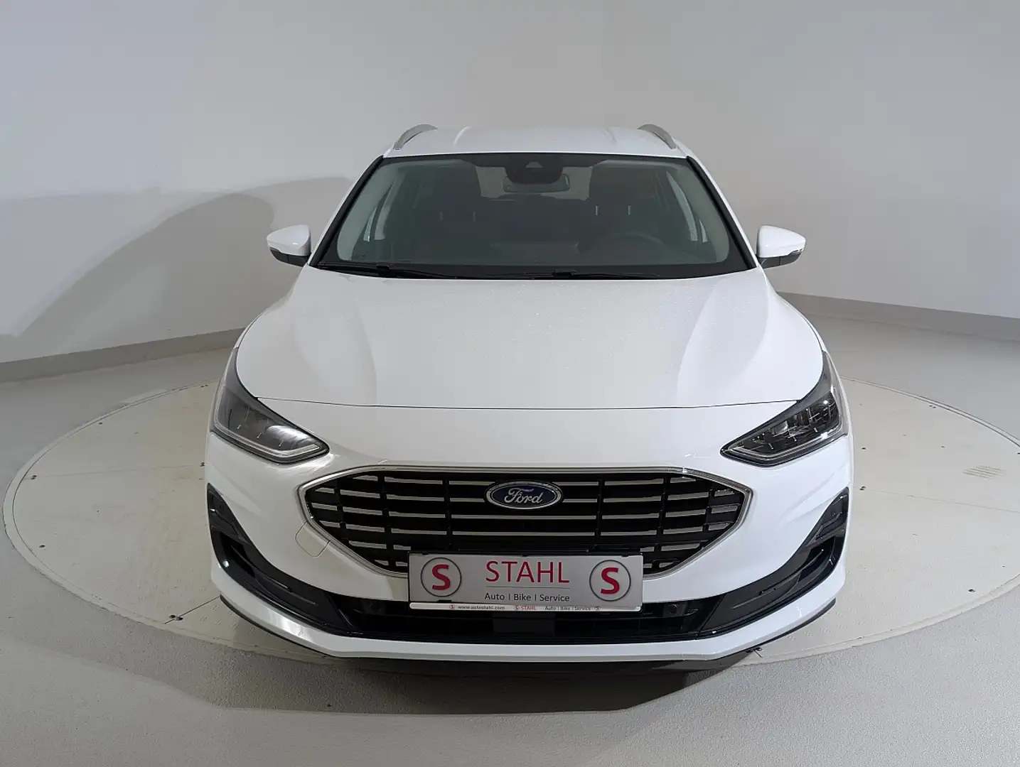 Ford Focus Turnier Titanium X Aut.1,0 EcoBoost Hybrid *Ga... Weiß - 2