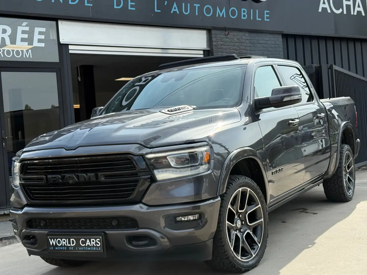 Dodge RAM 5.7i LPG LARAMIE SPORT TVAC*BTWIN TOIT PANO DISTRO Grijs - 1