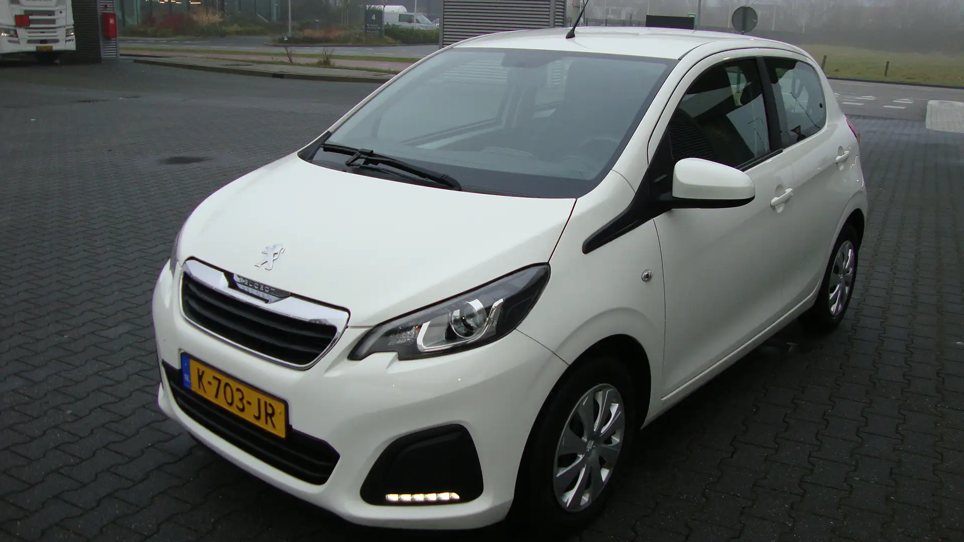 Peugeot 108 1.0 e-VTi 72pk 5D Active Wit - 1