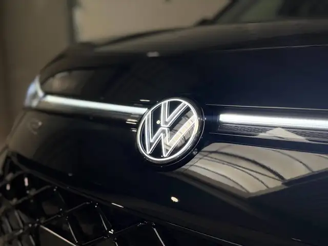 Volkswagen T-Roc view 9