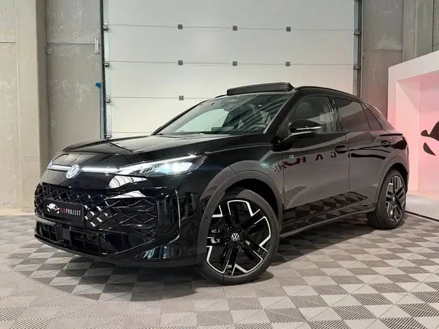 Volkswagen T-Roc view 2
