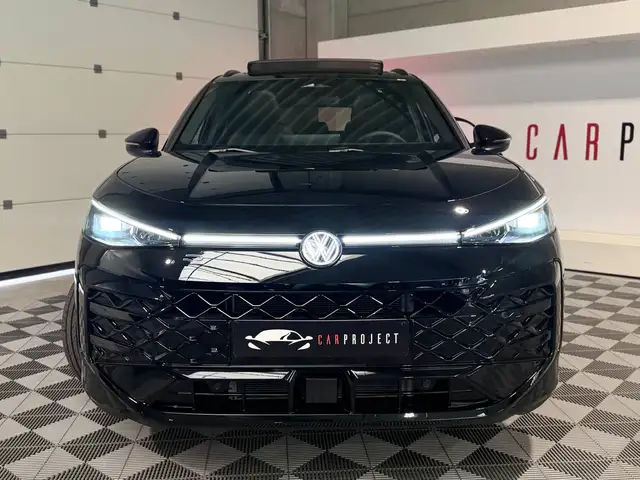 Volkswagen T-Roc view 8