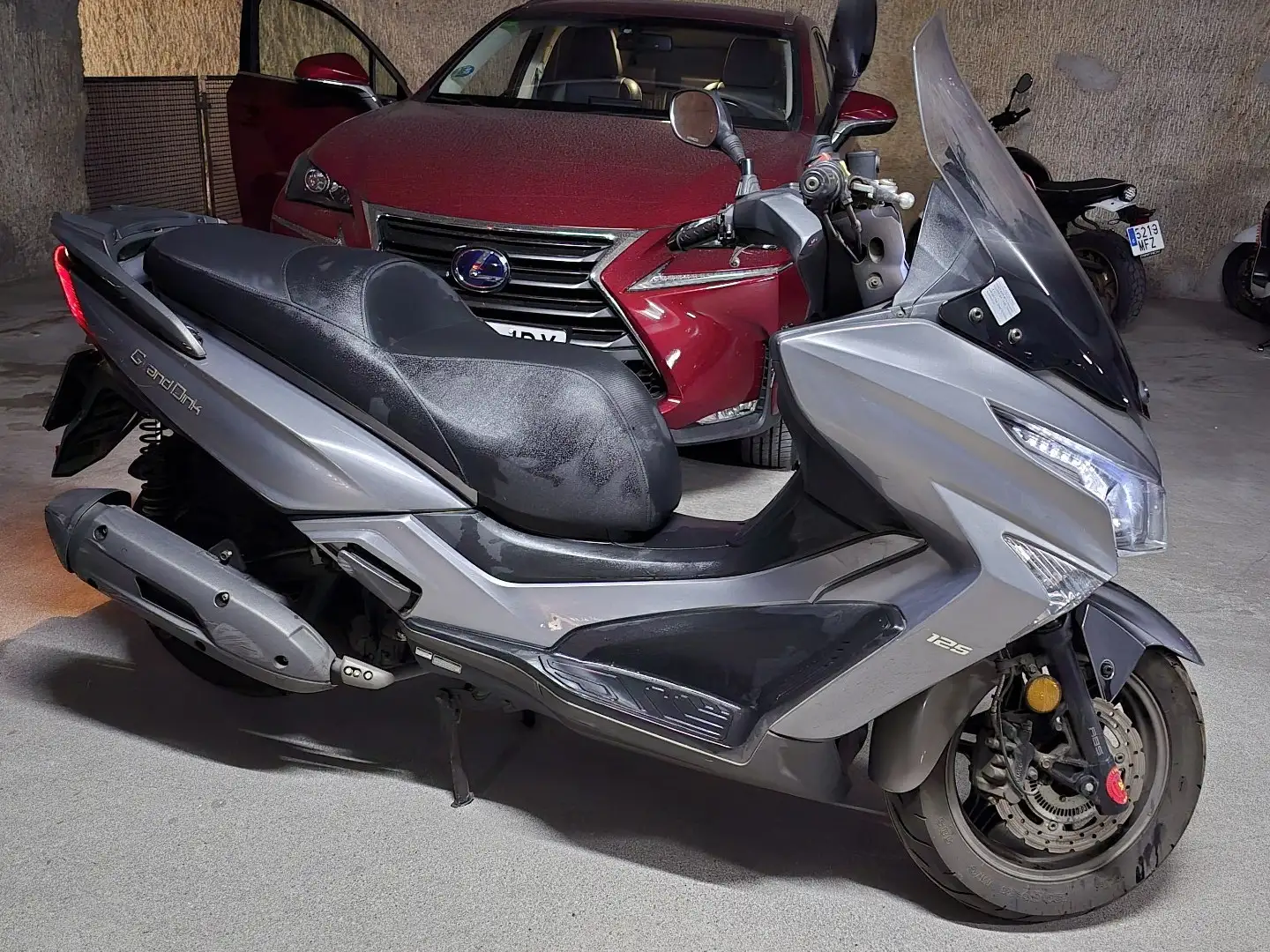 Kymco Dink 125 siva - 1