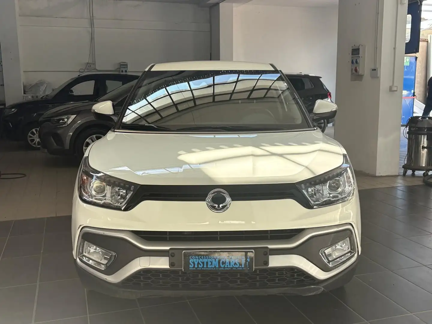 SsangYong XLV 1.6 4WD Be Visual aut. White - 2