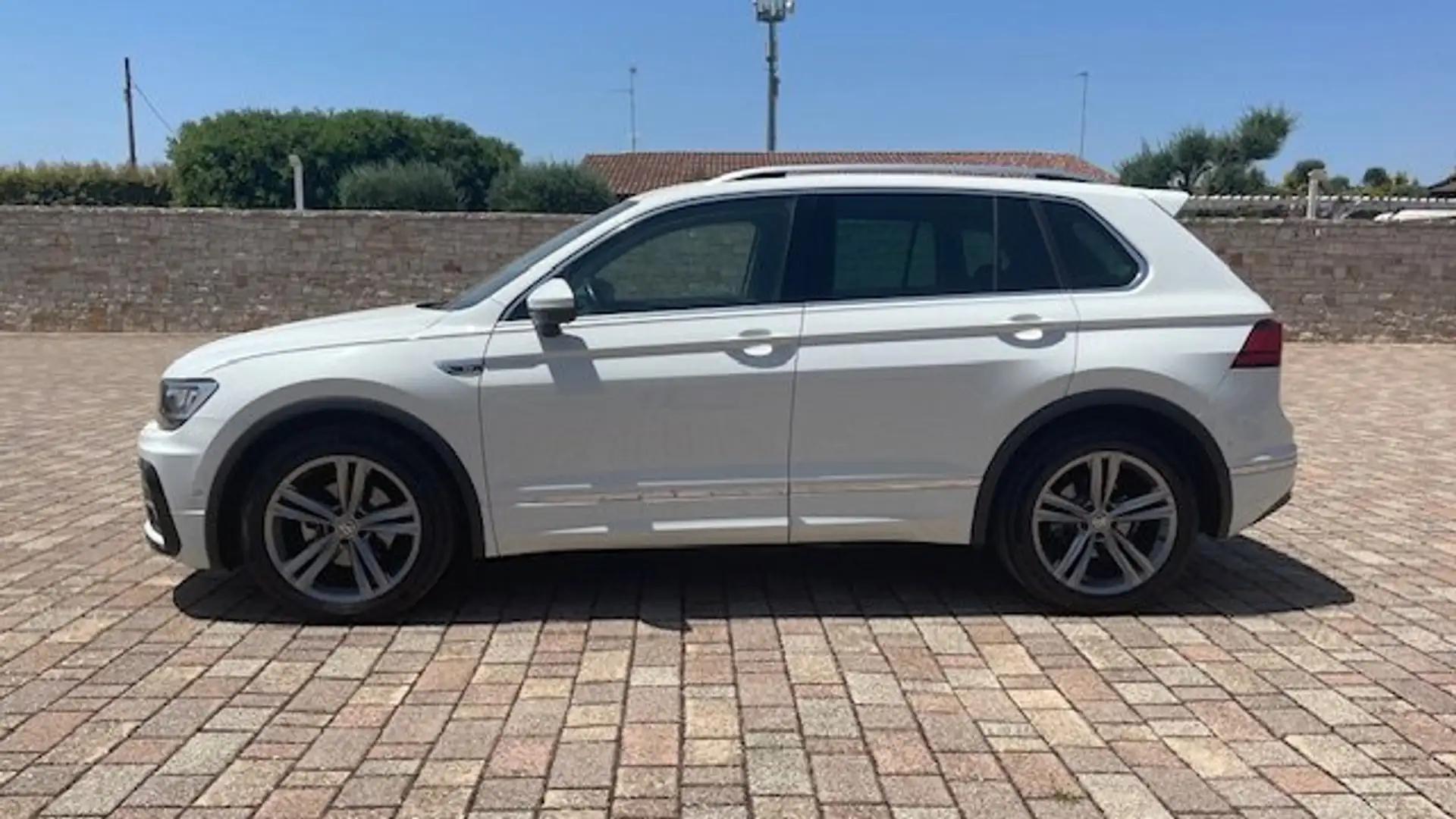 Volkswagen Tiguan Tiguan 1.6 tdi Sport 115cv Bianco - 2