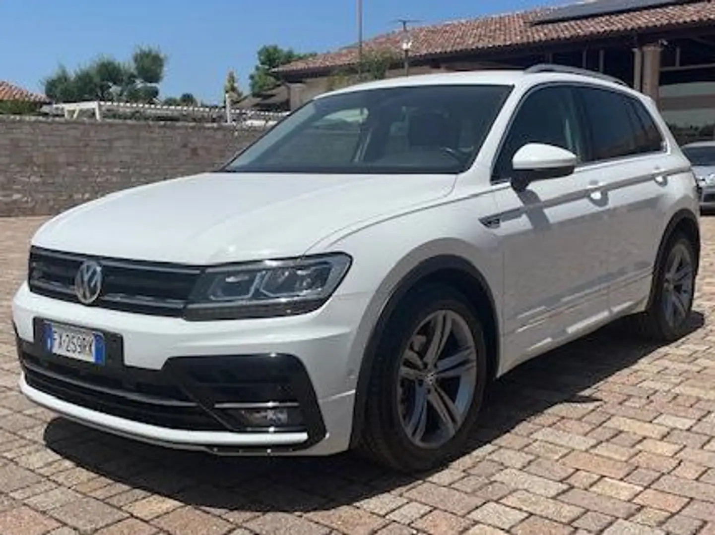 Volkswagen Tiguan Tiguan 1.6 tdi Sport 115cv Bianco - 1