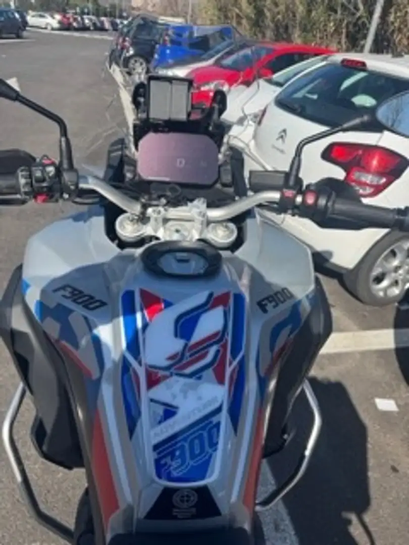 BMW F 900 GS Adventure Stříbrná - 1