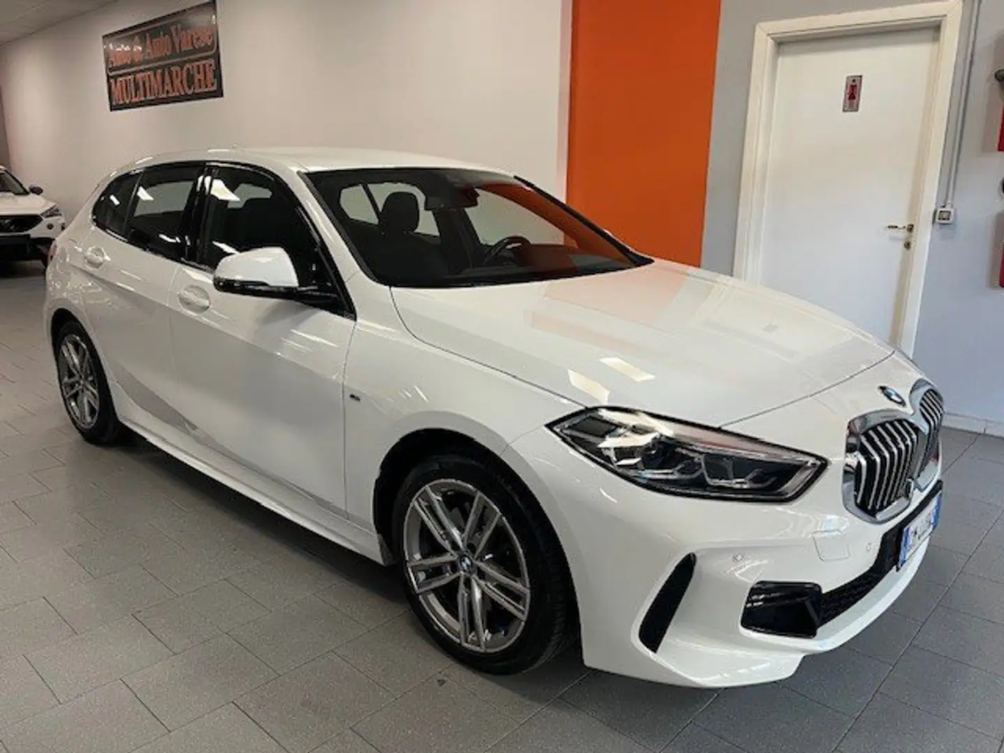 BMW 118 i 5p. M sport NAVI LED Blanco - 2