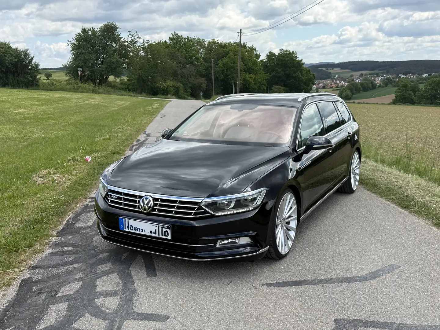 Volkswagen Passat Variant 2.0 TDI DSG R-Line Highline KAM ACC ohne AdBlue Schwarz - 1