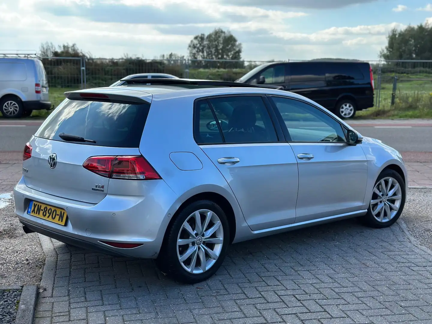 Volkswagen Golf 1.6 TDI Highline automaat| panoramadak ! Grijs - 2