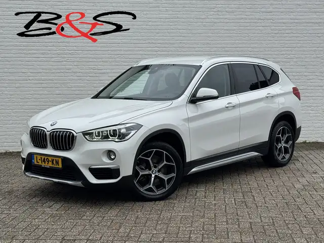BMW X1 SDrive20i High Executive M sport interieur Sfeer v