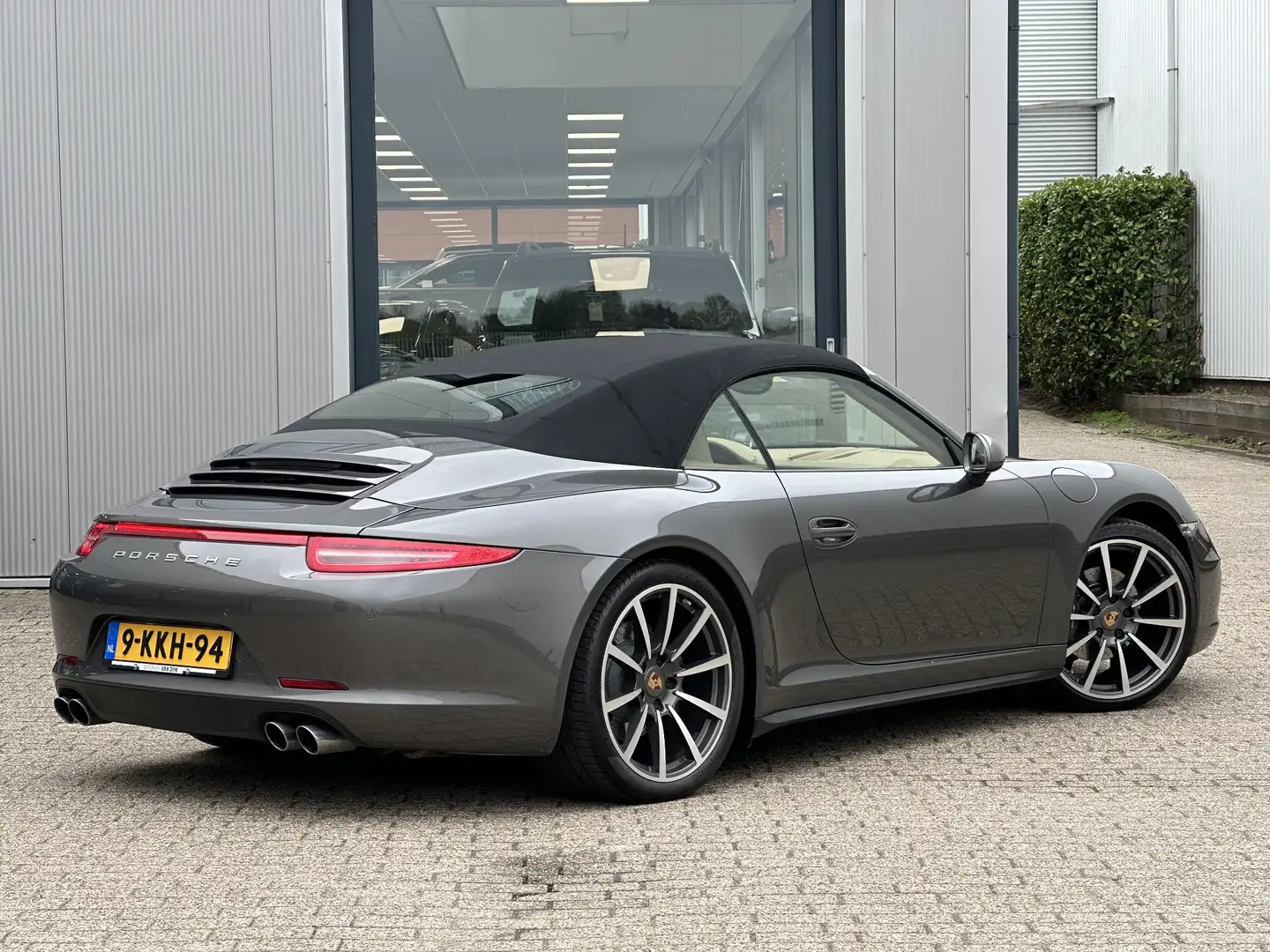 Porsche 991 Cabrio 3.4 Carrera 4 | NL-Auto/Adaptief Demping/Sp Grijs - 2