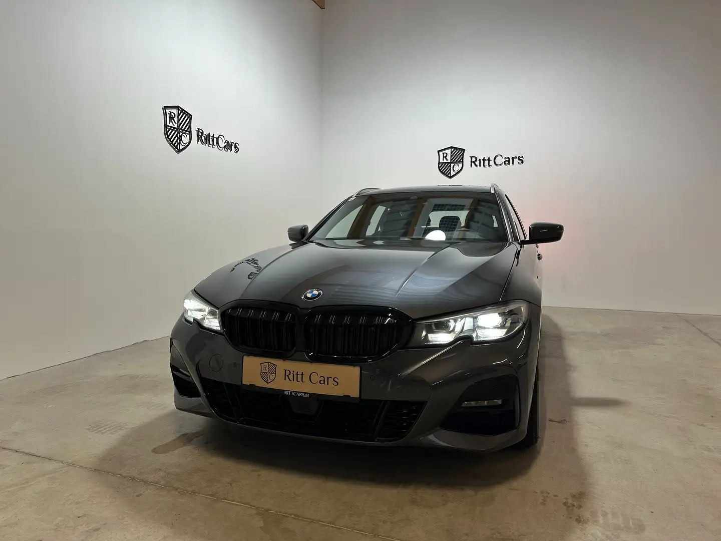 BMW 320 xDrive MHEV Aut - M-Sport - Virtual - 8Fach - Grau - 2