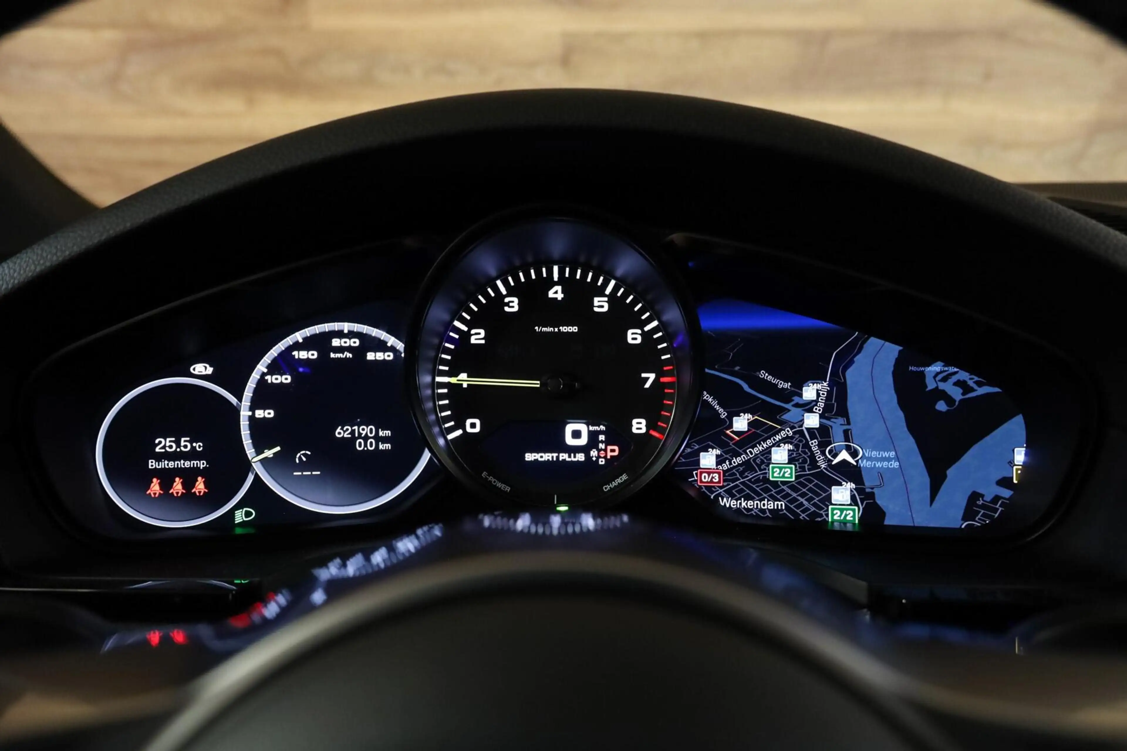 Porsche Cayenne Coupé 3.0 E-Hybrid Platinum|Pano|Chrono|Bose| — photo 33