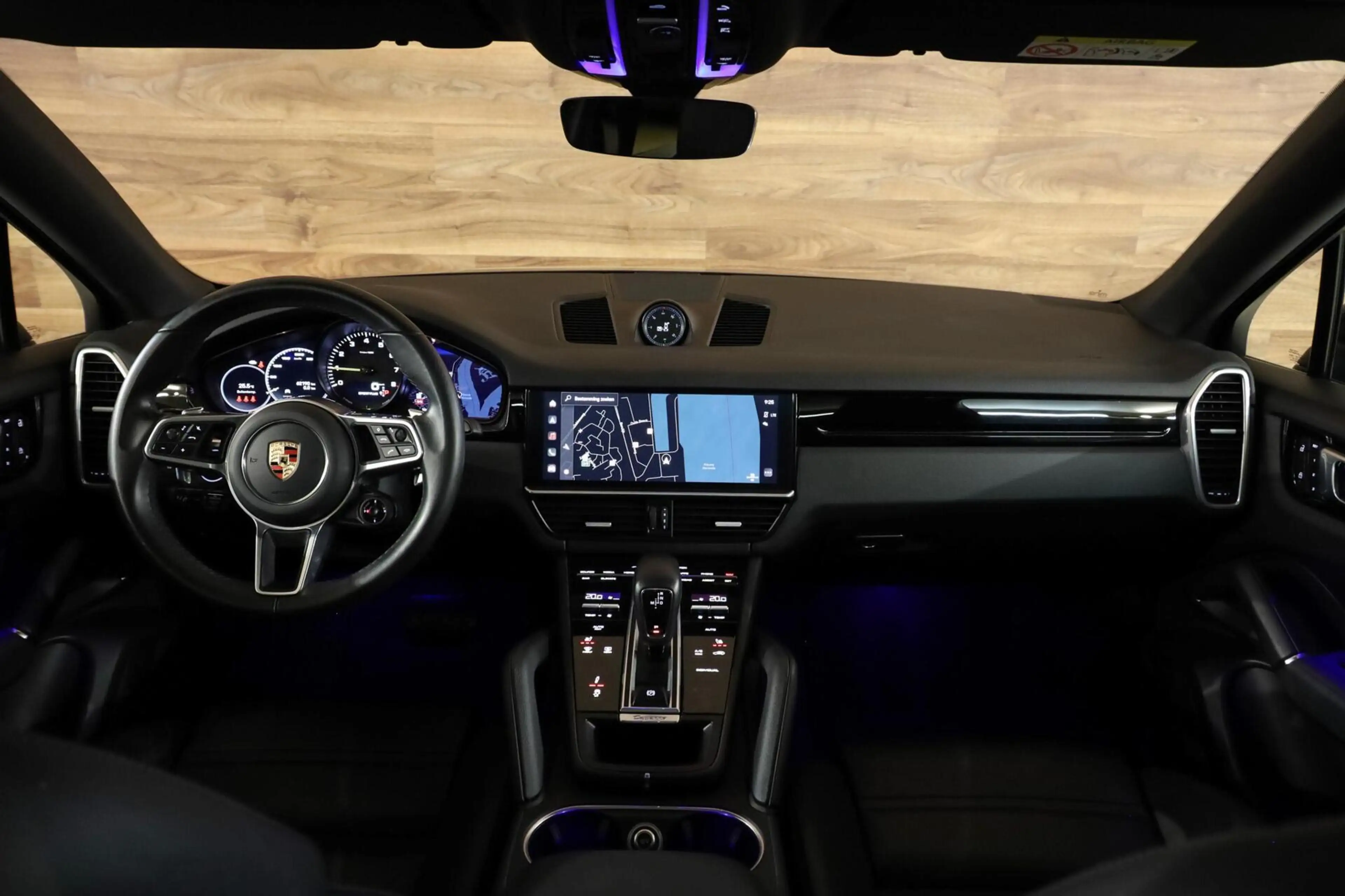 Porsche Cayenne Coupé 3.0 E-Hybrid Platinum|Pano|Chrono|Bose| — photo 3