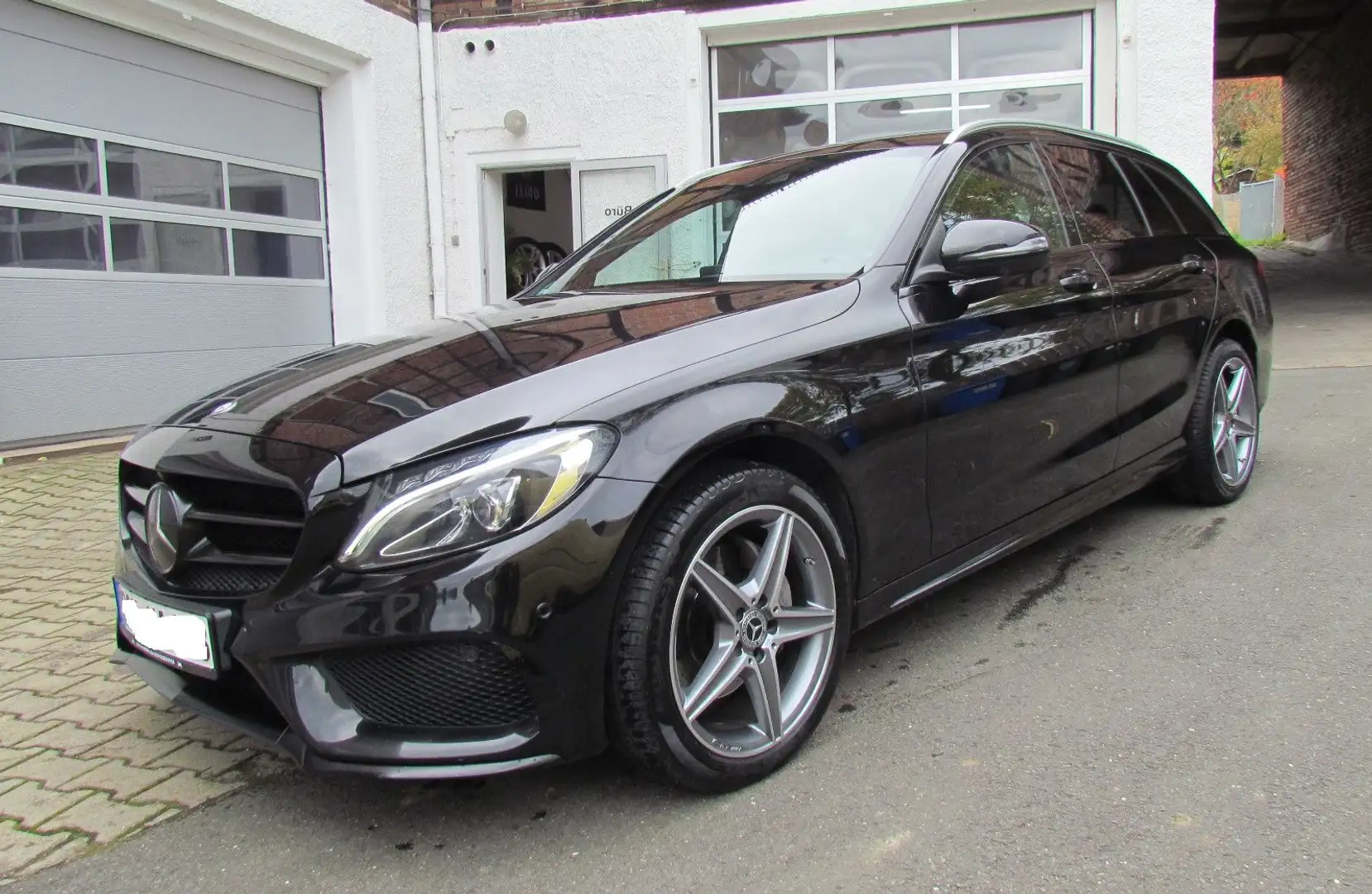 Mercedes-Benz C 220 d 4MATIC **AMG Line**LED/Leder/ACC Schwarz - 1