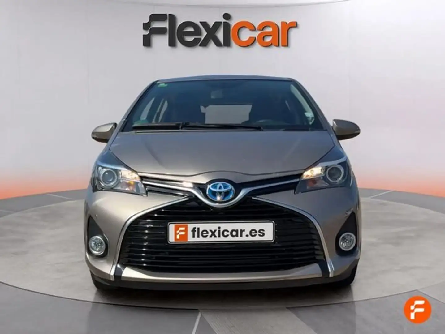 Toyota Yaris Hybrid 1.5 Advance Gris - 2