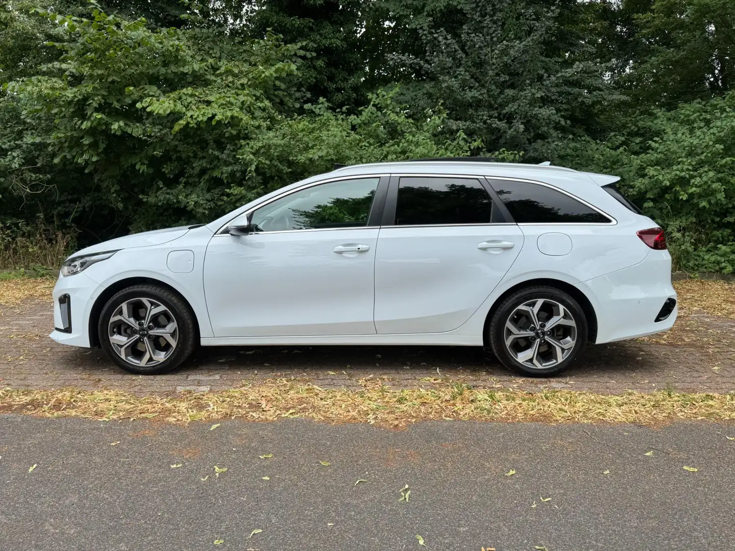 Kia Ceed SW / cee'd SW Sportswagon PHEV ExecutiveLine l PANODAK l TREHKAA Wit - 2