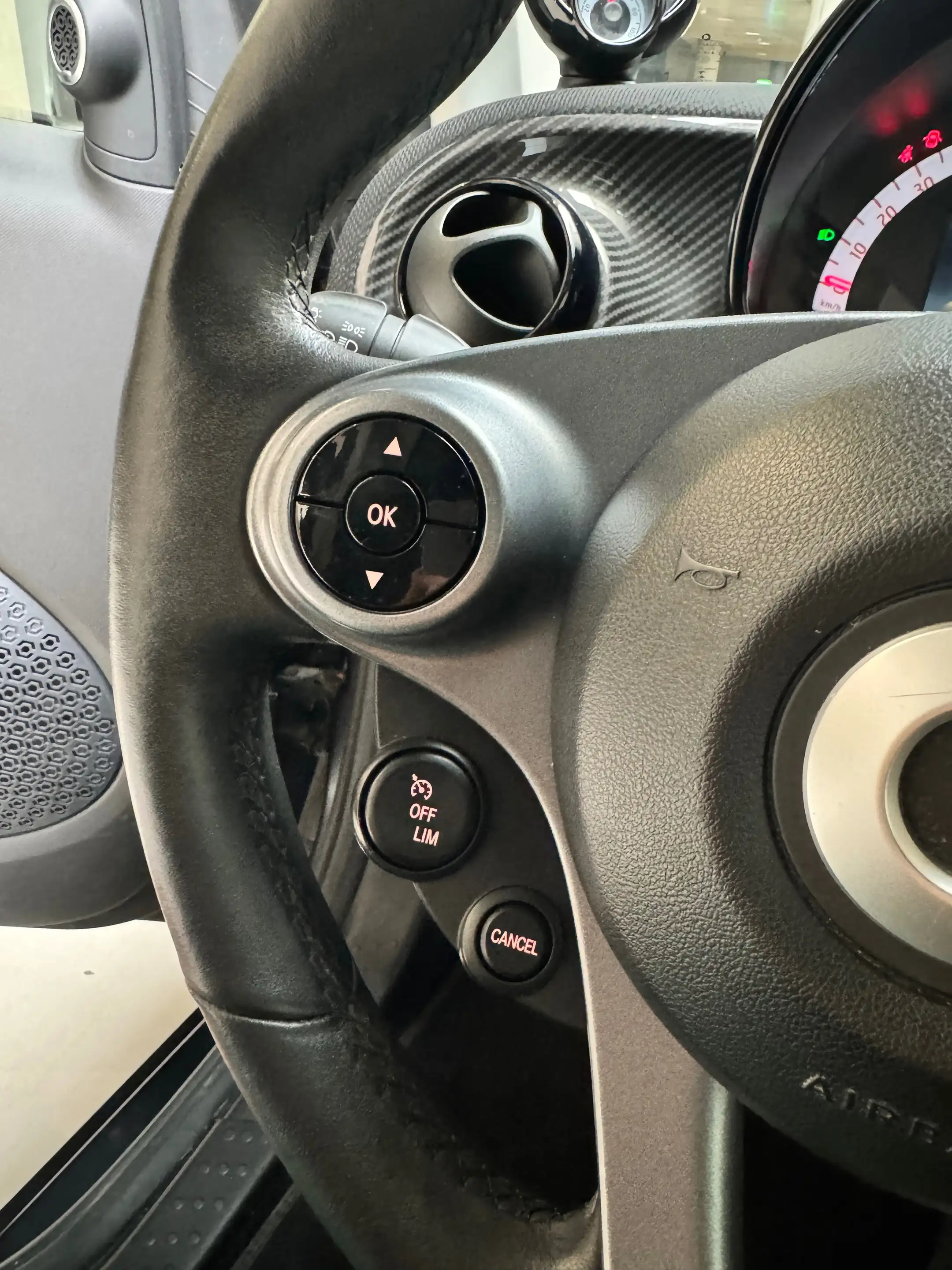 smart forTwo Fortwo Coupe Brabus Eq 17.6 kWh EQ Brabus Style (EU6.2) — photo 11