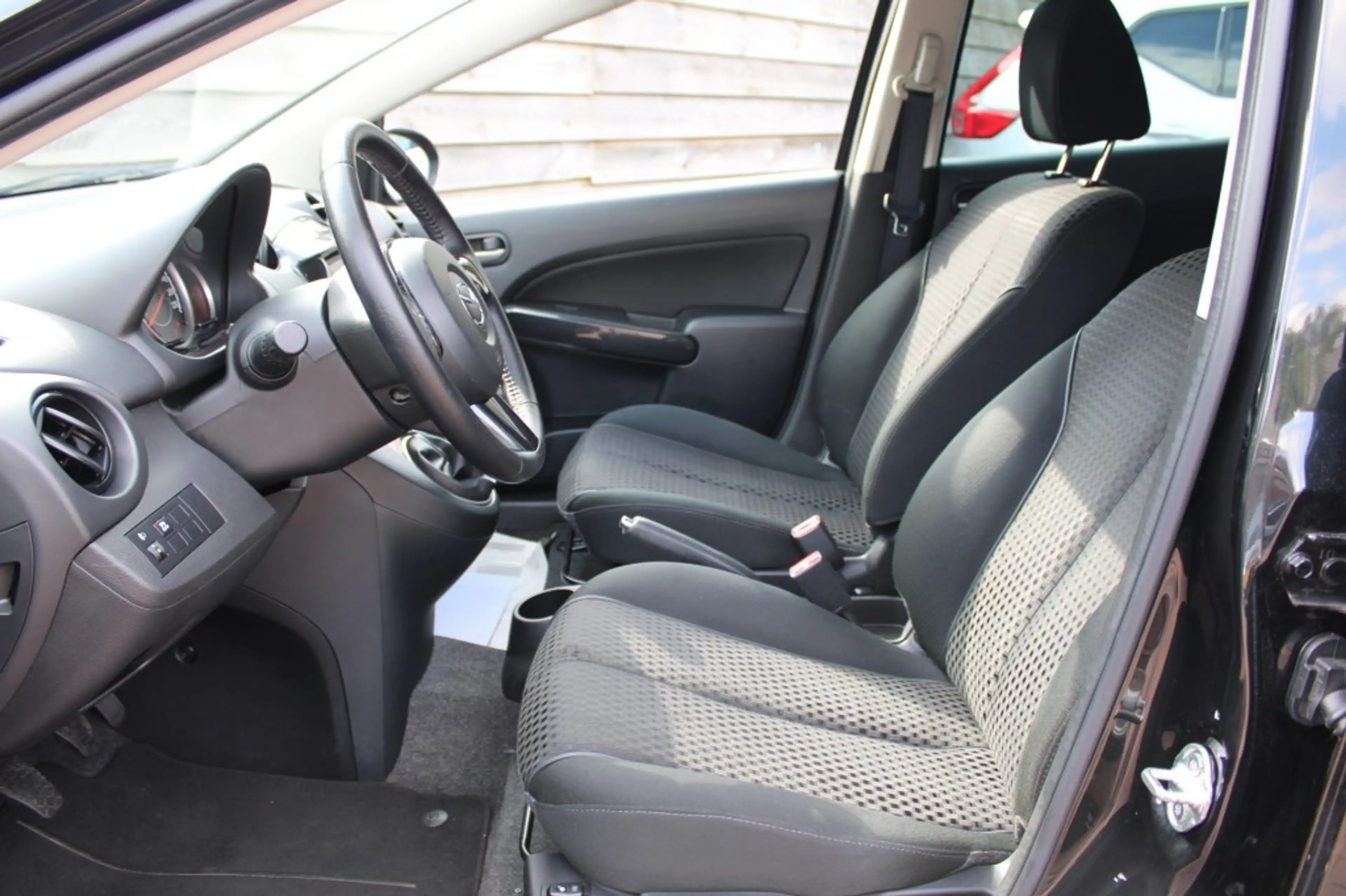 Mazda 2 1.3 Silver Edition 84pk. airco/navi/cruise/bluetoo — photo 10