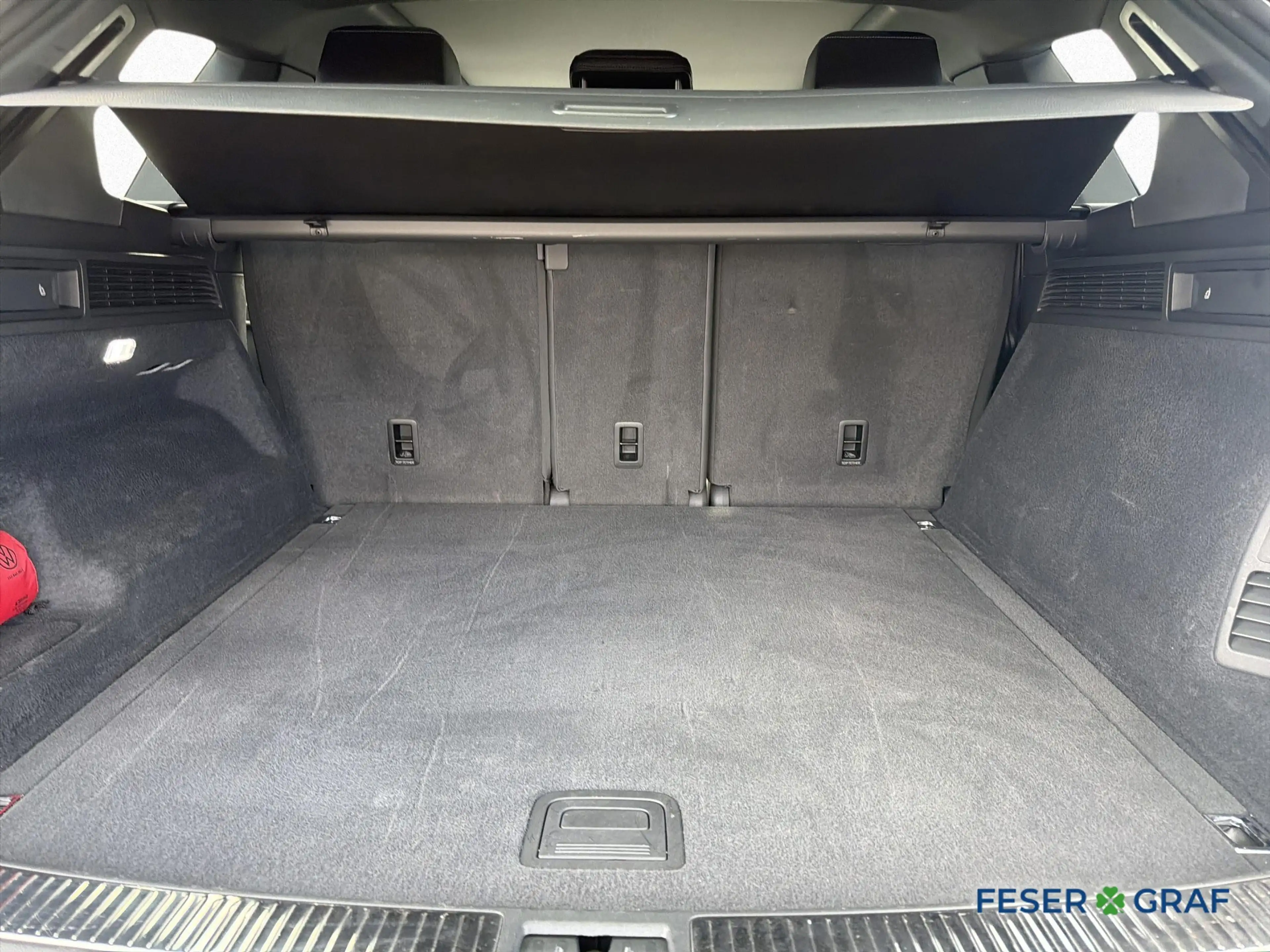 Volkswagen Touareg R-Line 3.0 TDI 4MOTION BLACK AHK PANO — photo 7