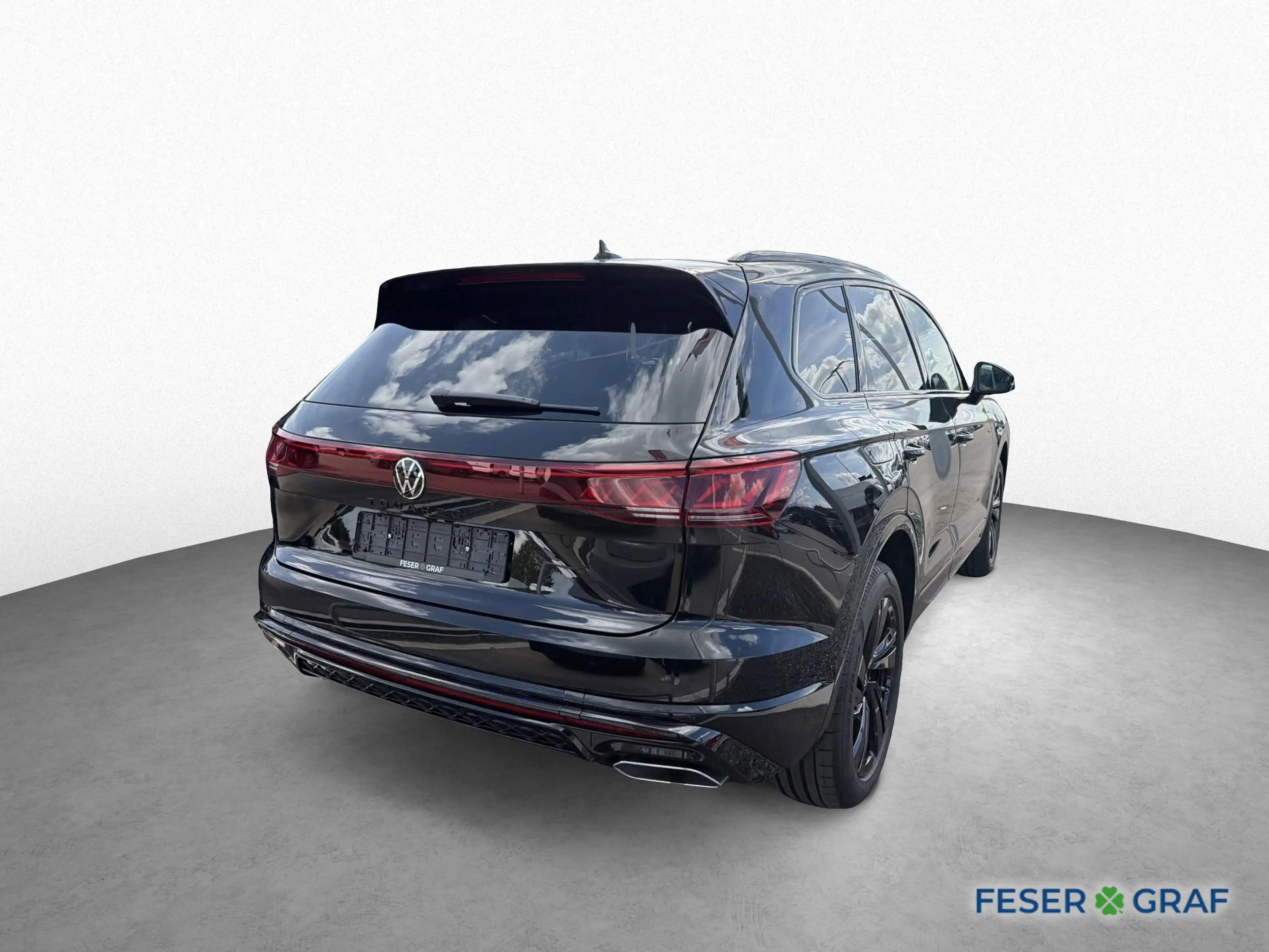 Volkswagen Touareg R-Line 3.0 TDI 4MOTION BLACK AHK PANO — photo 5