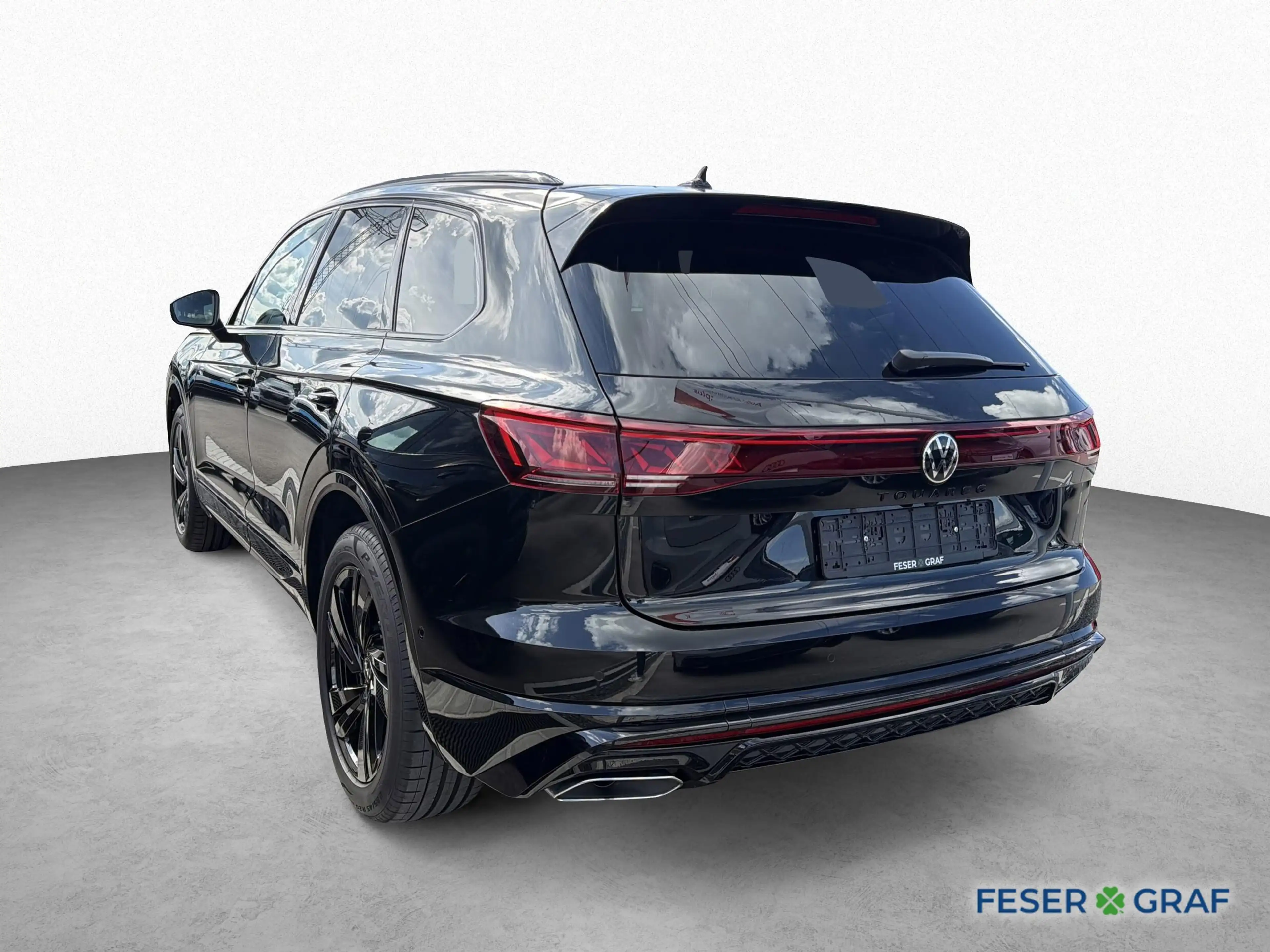 Volkswagen Touareg R-Line 3.0 TDI 4MOTION BLACK AHK PANO — photo 6