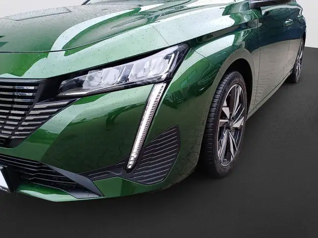 Peugeot 308 view 9