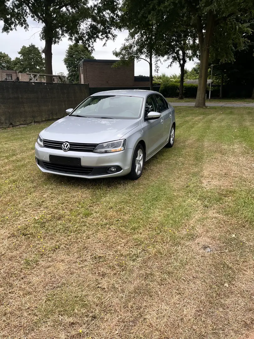 Volkswagen Jetta 1.6 TDI Blue Motion Gekeurd met ROZE FORMULIER - 2