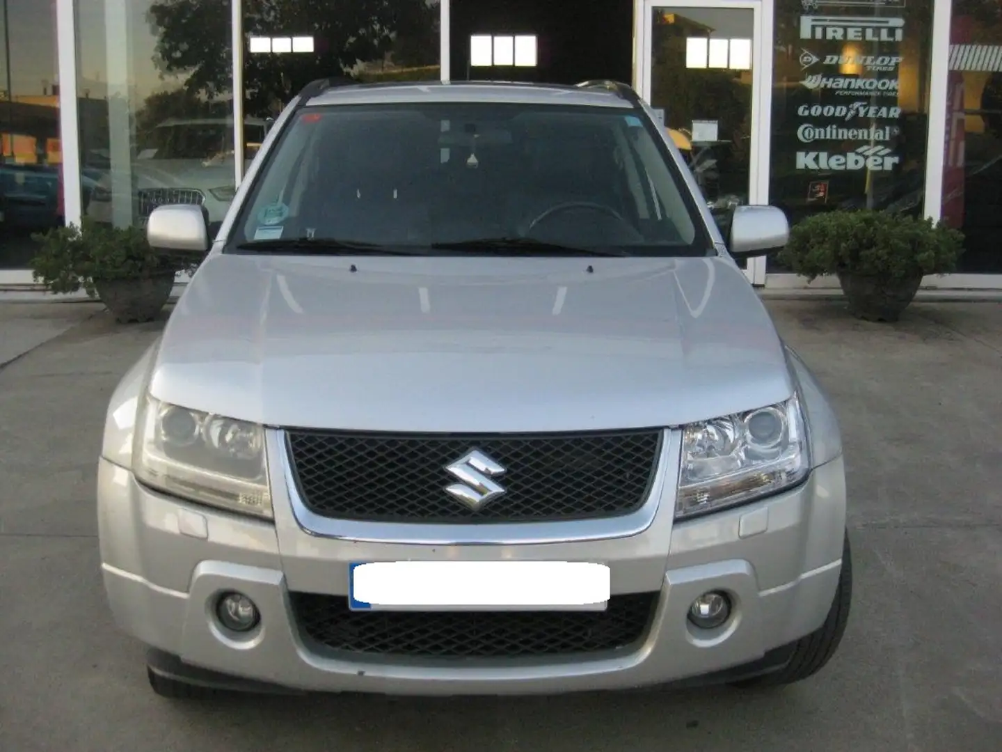 Suzuki Grand Vitara 2.0 JLX-EL Plateado - 2