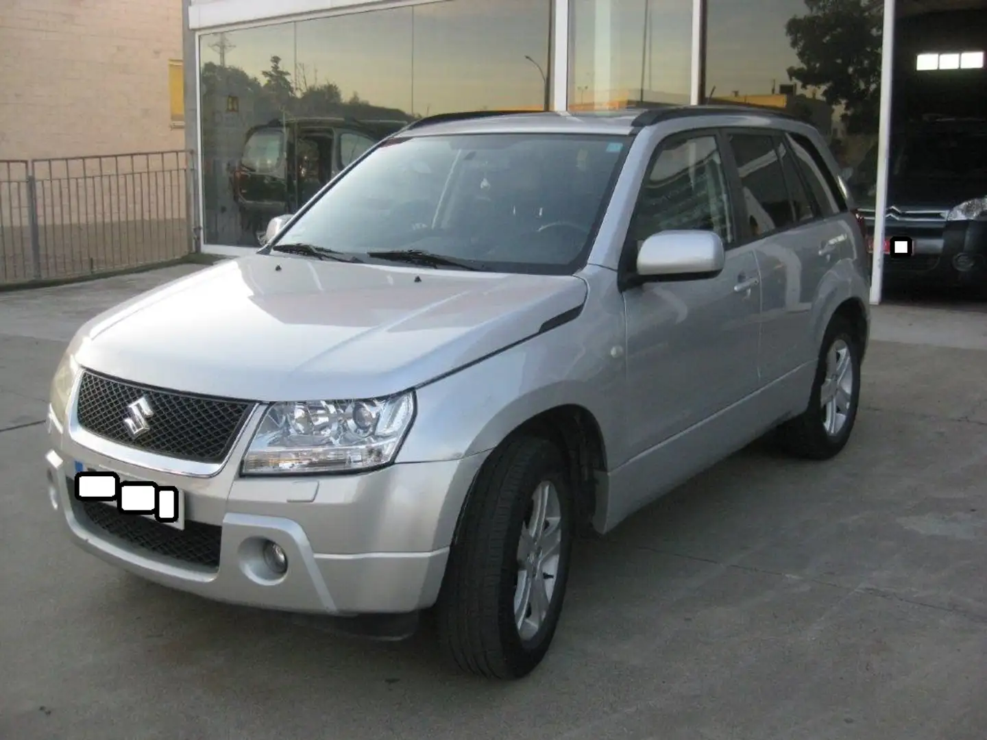 Suzuki Grand Vitara 2.0 JLX-EL Plateado - 1