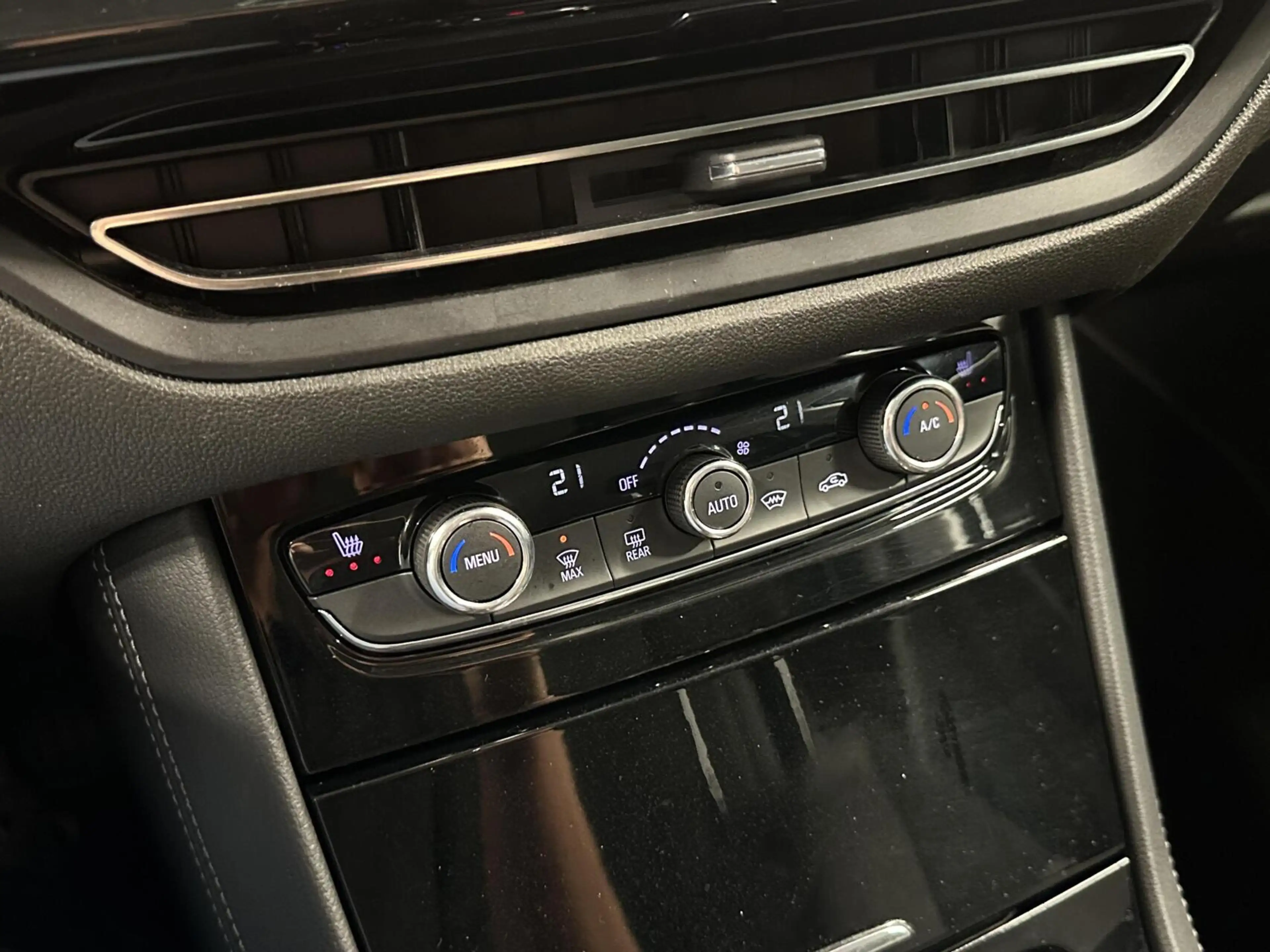Opel Grandland 1.2 Turbo Business Elegance TREKHAAK CAMERA CARPLA — photo 33