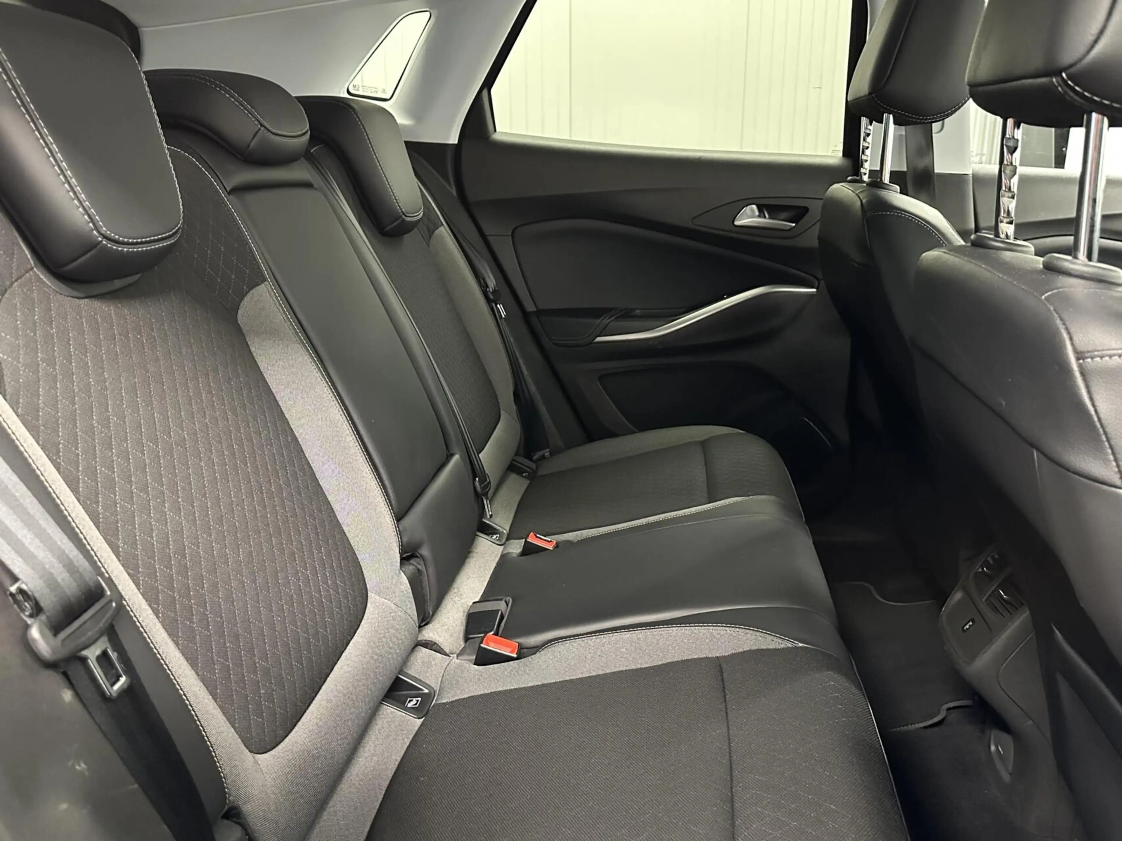 Opel Grandland 1.2 Turbo Business Elegance TREKHAAK CAMERA CARPLA — photo 15