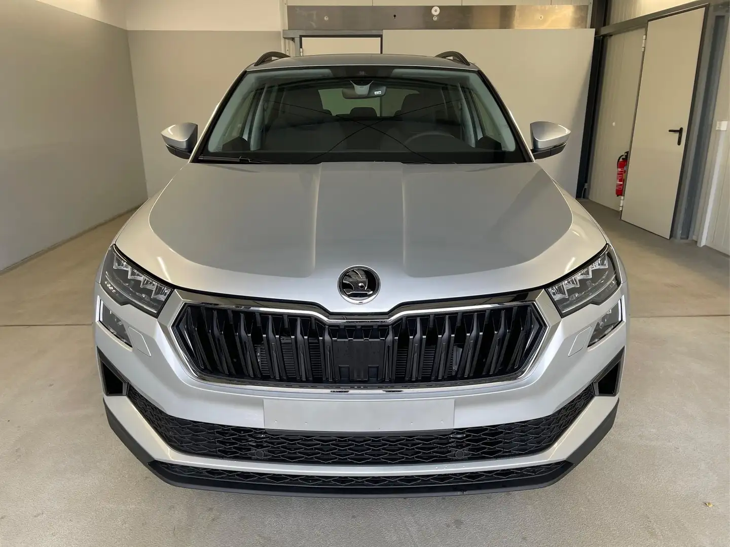 Skoda Karoq Selection 150PS TSI DSG Navi+ACC+AHK+Kessy+Kame... Argento - 2