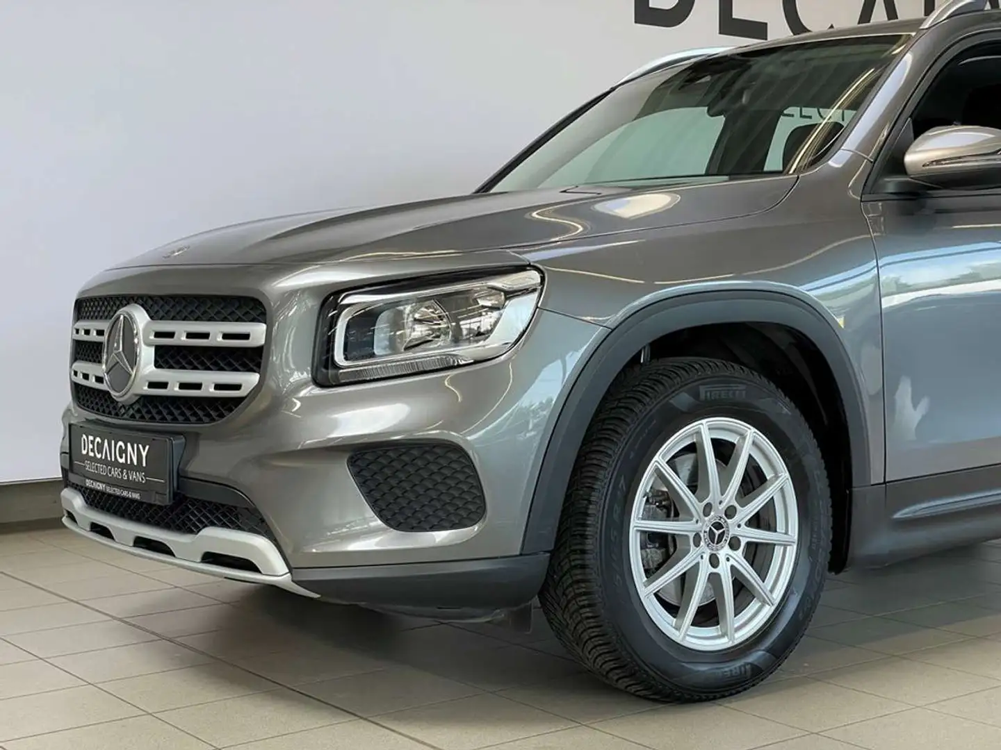 Mercedes-Benz GLB 180 DCT *Navigatie*Camera*Digital Cockpit Gris - 2