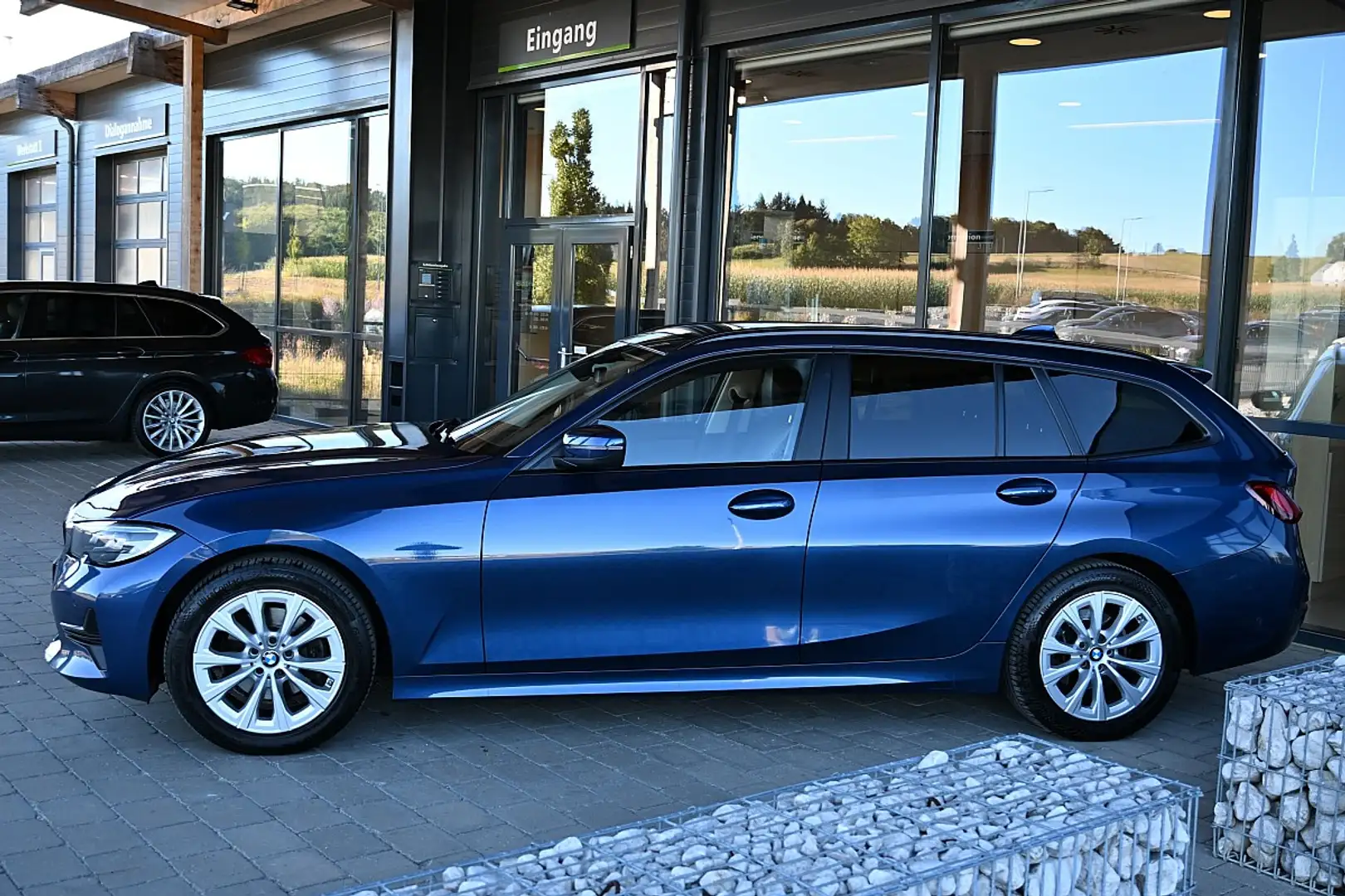 BMW 320 d xDrive Touring 48 V Aut., ACC, AHV, Teilleder Blau - 2