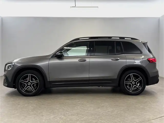 Mercedes-Benz GLB view 11