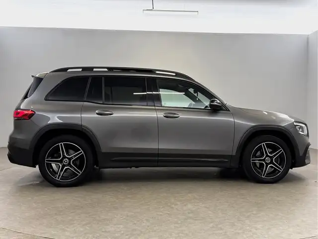 Mercedes-Benz GLB view 10