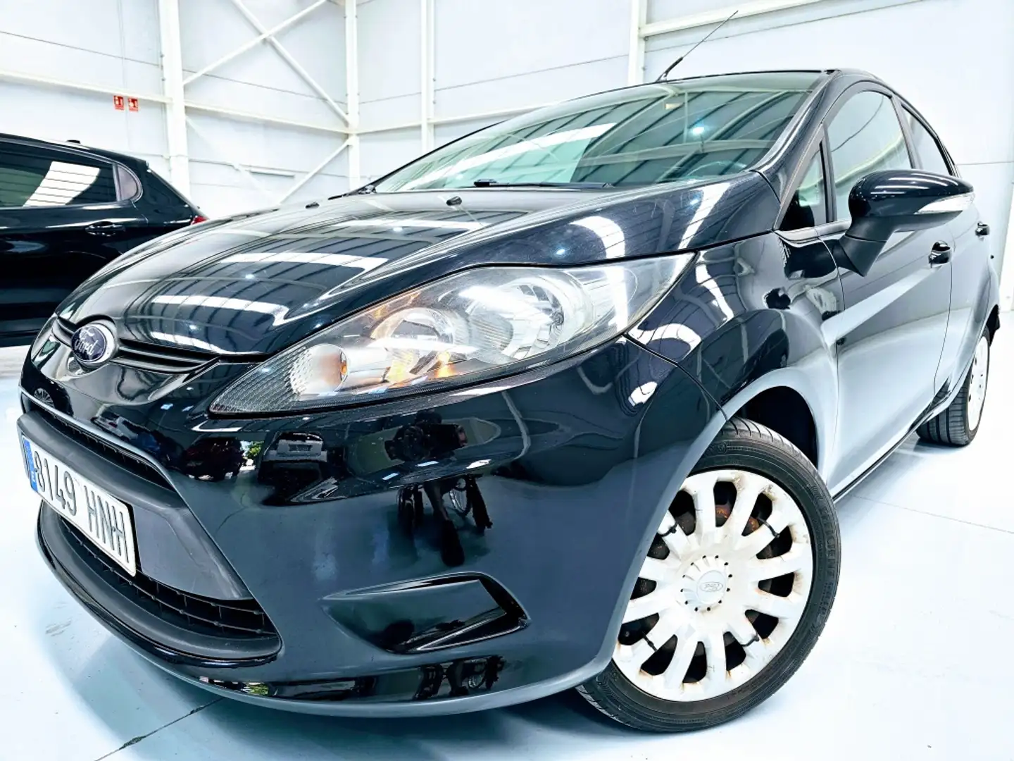 Ford Fiesta 1.4TDCi Trend Zwart - 1