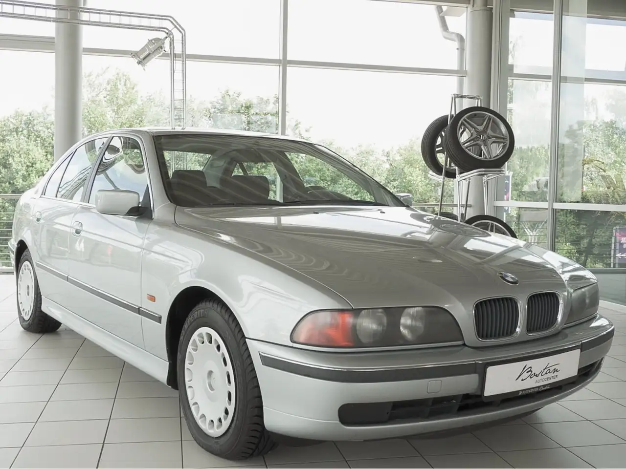 BMW 520i KLIMAAUTOMATIK/SOMMERREIFEN NEU/33 T KM, foto 7